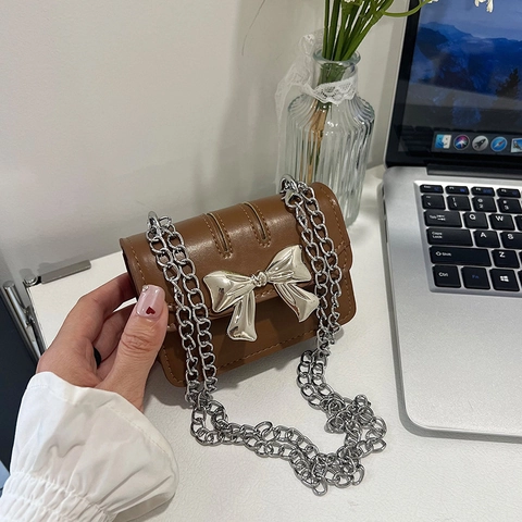 Mini Borsa A Tracolla Da Donna Pelle PU Fiocco Metallo Argento Patta Piccola Spalla Catena Borsetta Stile Dolce Cool