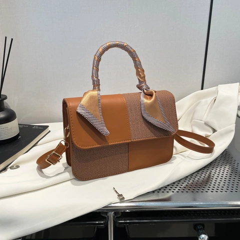 Niche Ontwerp Gestikte PU Leren Handtas Voor Dames 2025 Zomer Mode Sjaal Handvat Schouder Crossbody Okseltas