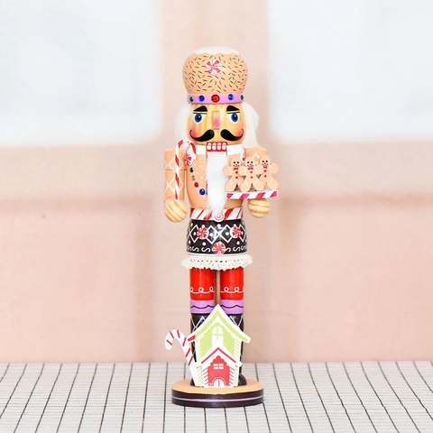 Handbemalter Holz Lebkuchenmann Nussknacker Soldat Mit Lebkuchen Tablett Ornament Und Zuckerstange Weihnachten Haus Deko