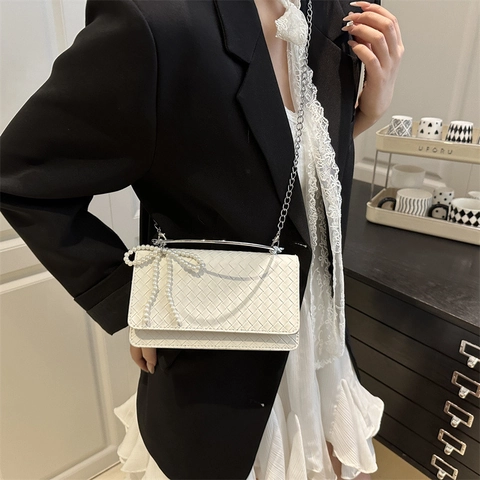 Gewebte PU Leder Umhängetasche Für Damen Mit Künstlicher Perlen Schleife Metallgriff Und Kette Urban Minimalistische Party Handtasche
