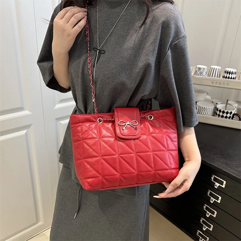 Large Capacity Quilted Tote Bag PU Leather Underarm Shoulder Bag With Bow Decoration Chain Strap For Women