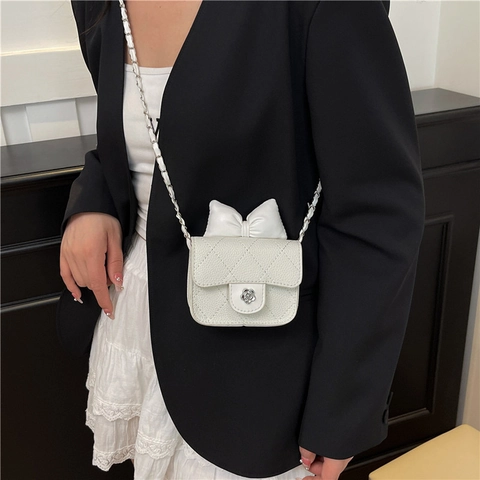 Mini Sac Bandoulière Femme en PU Matelassé à Losanges Avec Nœud Doux Fermoir Fleur Élégante Bandoulière Chaîne