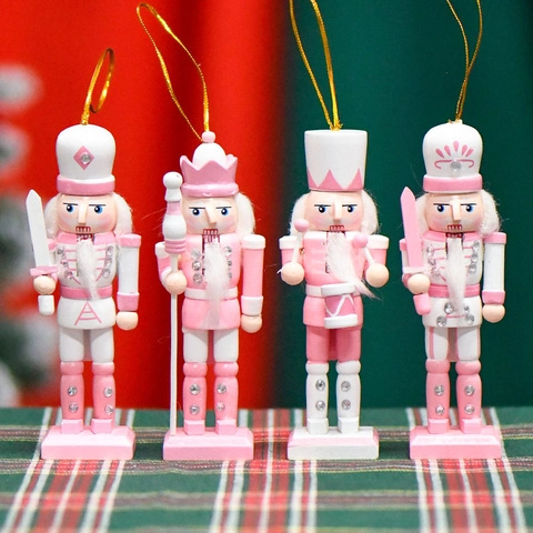 Schiaccianoci Soldato In Legno Nordico Figure Rosa E Bianco Ornamenti Appesi Di Natale Per La Decorazione Della Tavola Di Casa