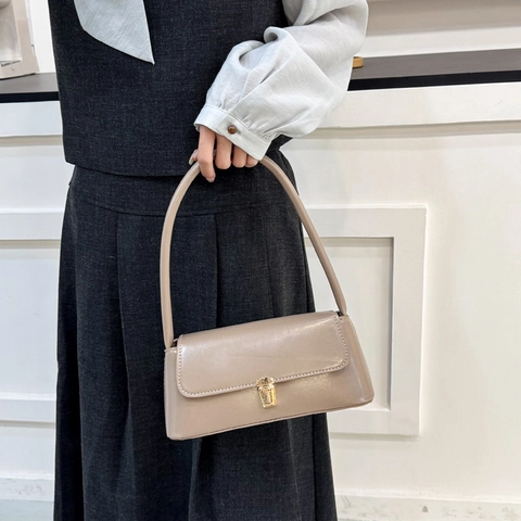 Borsa Baguette In Pelle PU Minimalista Borsa A Spalla Retro Con Fibbia In Metallo Dorato Elegante Versatile