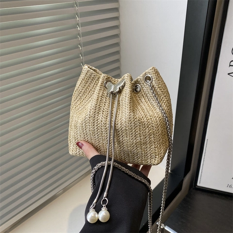 Damen Japanischer Stil Gewebte Eimertasche Mit Kordelzug Mode PU Leder Kette Schulter Umhängetasche Mit Schmetterling Perle Dekor