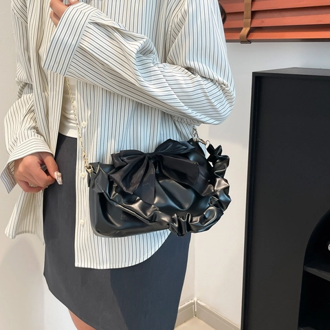 Women Ruched Bow Shoulder Bag Fashion PU Leather Crossbody Bag With Gold Chain Sweet Elegant Underarm Bag Cloud Handbag