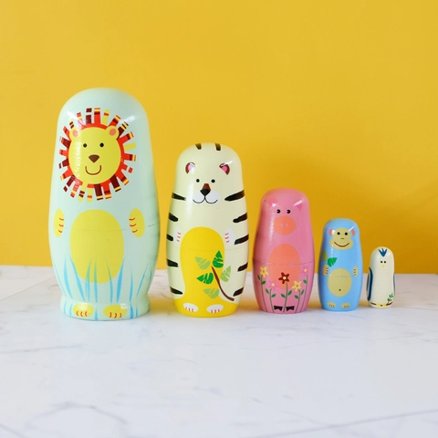 Hand Painted Schima Superba Wood Animal Russian Nesting Dolls Lion Tiger Monkey Pig Bird Matryoshka Toys For Kids Birthday Gift Home Decoration