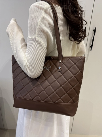 Women Quilted Tote Bag Large Capacity PU Leather Diamond Lattice Shoulder Bag With Metal Bow Decoration Commuting Handbag