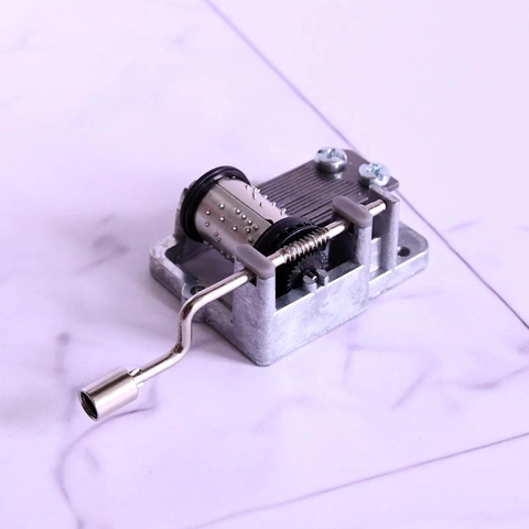 Mechanisches Spieluhr Werk 18 Noten Handkurbel Zinklegierung Metall DIY Musikteil Home Decor Retro Silber