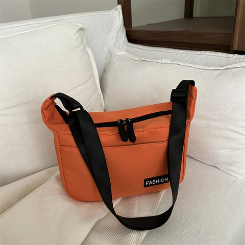 Borsa A Tracolla In Nylon Grande Capacità Stile Giapponese Borsa A Spalla Casual Con Tracolla Regolabile Etichetta Moda
