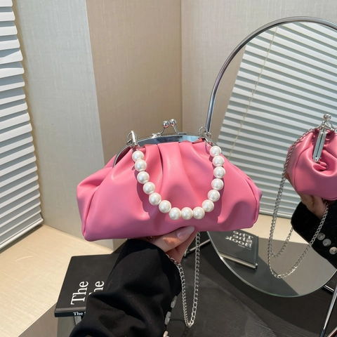 Damen Plissiert Cloud Abendtasche Mit Künstliche Perlengriff Silberne Kette PU Leder Kiss Lock Umhängetasche Party Handtasche