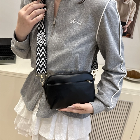 Trendy Women PU Leather Small Square Crossbody Bag With Wide Geometric Strap Chic Solid Color Camera Bag Daily Fashion