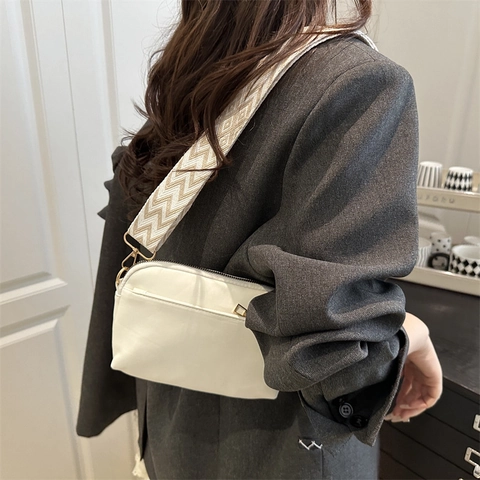 Fashion PU Leather Small Square Bag Geometric Wide Shoulder Strap Minimalist Crossbody Shoulder Bag For Women Casual Daily Bag