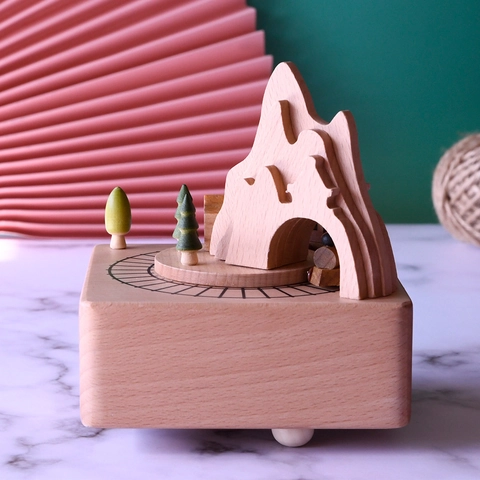 Houten Muziekdoos Beukenhout Wind Up Mechanisch Draaiende Trein Berglandschap Bureau Decoratie Verjaardagscadeau