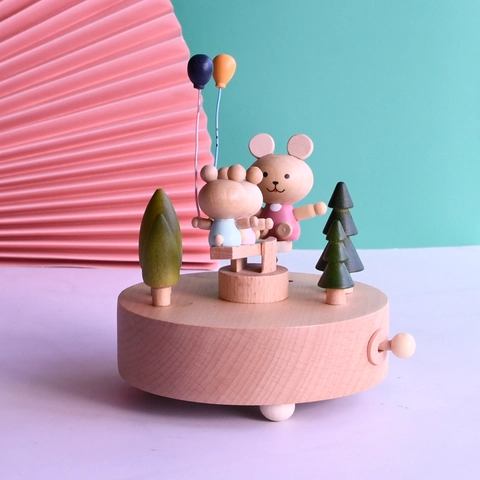 Wooden Music Box Beech Wood Wind Up Mechanical Seesaw Cartoon Animals Kids Gift Hand Painted Nordic Desk Decor