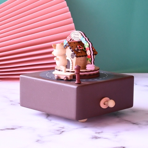 Boîte À Musique En Bois De Hêtre Mécanique À Remonter Maison De Bonbons Rotative Cochon Décoration De Table Cadeau Enfant