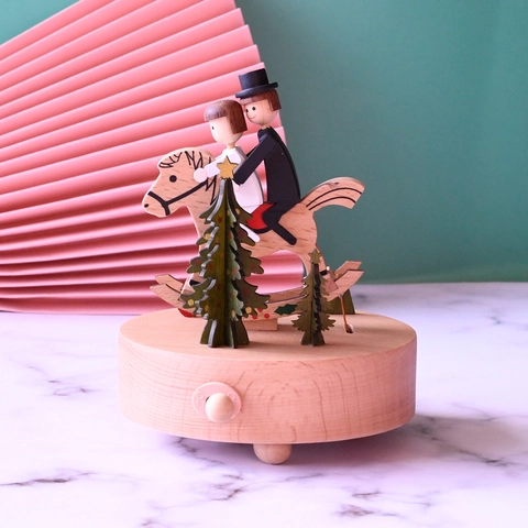 Vintage Mechanical Wooden Music Box Beech Wood Rocking Horse Musical Box For Valentine Day Birthday Gift Home Table Decor