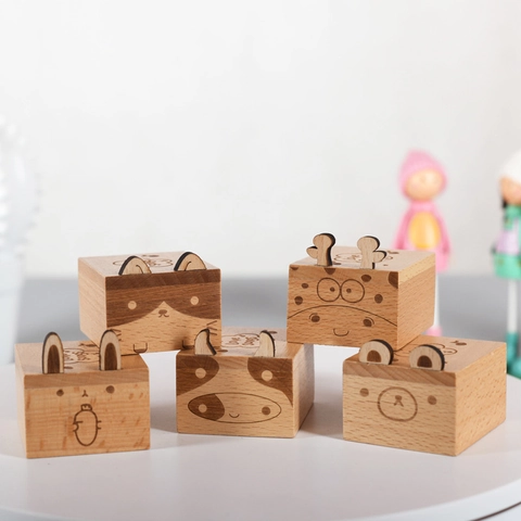 Handmade Beech Wood Hand Crank Musical Box Cartoon Animal Wooden Music Box For Kids Gift Home Decoration Desktop Ornaments