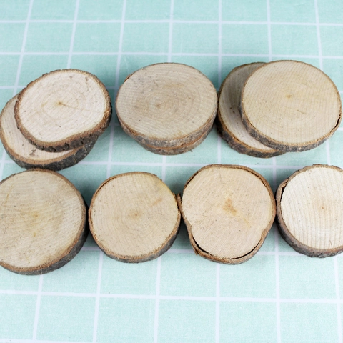 Tranches de Bois Rondes Naturelles Pièces Schima Superba Avec Bord en Écorce Ponçées Pour Bricolage Peinture Mariage Photo