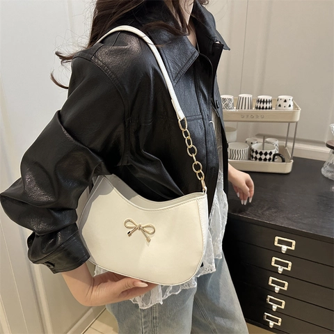 Bolso de Hombro Hobo de Cuero PU Minimalista Para Mujer Con Decoración de Lazo Cadena Gran Capacidad Bolso de Axila Diario