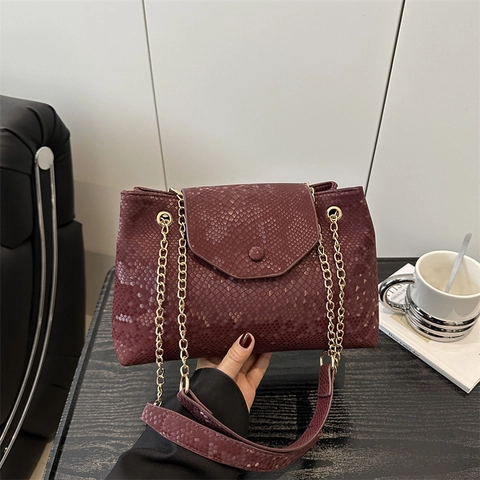 Women Vintage Snake Pattern PU Leather Crossbody Bag Large Capacity Shoulder Tote With Gold Chain Strap For Daily Commute
