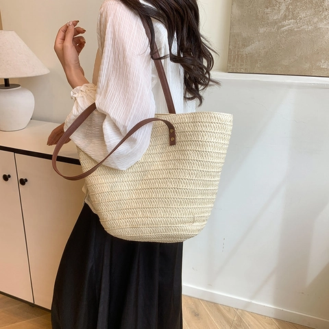 Handmade Women Straw Woven Tote Bag Large Capacity Summer Beach Shoulder Bag With Lace Bow Straw Handbag For Vacation Casual