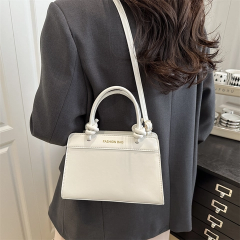 Borsa Sottobraccio Donna Minimalista Urbana in PU e Tela Patchwork Con Lettere Dorate e Manico a Nodo Borsa da Giorno
