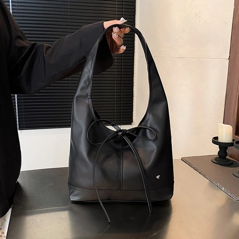 Damen Schultertasche Aus PU Leder Große Kapazität Schleife Herzanhänger Retro Tote Handtasche