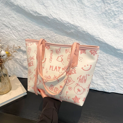 Women Fashion Tote Bag Large Capacity PU Leather Graffiti Print Shoulder Bag With Cartoon Bear Star Pattern Commuting Handbag