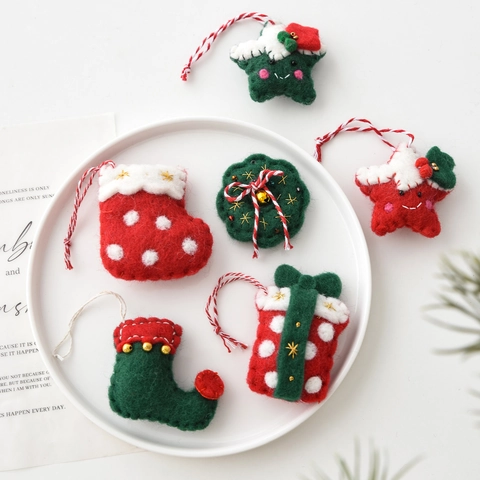 Ornements Suspendus de Noël en Feutre de Laine Fait à la Main Étoile Chaussette Gant Sac Cadeau pour Décoration d'Arbre de Noël Maison