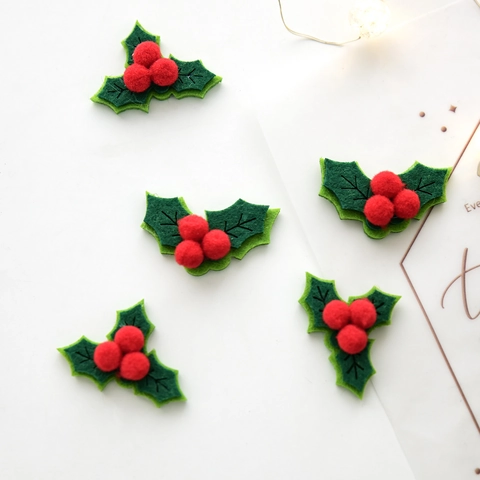 Fiocchi di Feltro Natalizi Foglie di Agrifoglio Fatti a Mano Fai da Te Decorazione Albero Bacche Rosse Fogliame Festivo Accessorio Casa