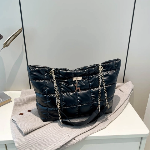 Dames Metallic Gewatteerde PU Draagzak Grote Capaciteit Gewatteerde Schoudertas Gouden Ketting Herten Hanger Urban Casual Tas