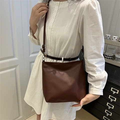 Bolso de Cubo de Cuero PU de Gran Capacidad para Mujer Bolso de Hombro Minimalista Urbano Retro Color Sólido para Diario