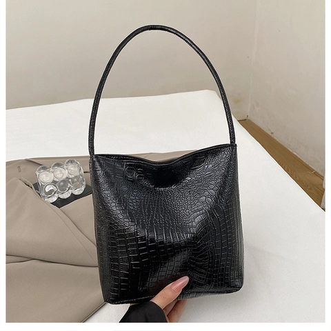 Sac Seau pour Femme avec Motif Crocodile Grande Capacité Cuir PU Sac à Bandoulière Minimaliste Navettage Sac à Main Mode Métallique