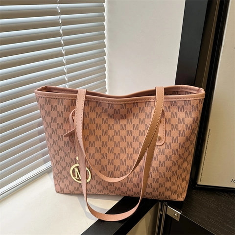 Damen Kunstleder Monogramm Tote Bag Große Kapazität Pendler Umhängetasche Mit Metallanhänger Trendige Bedruckte Handtasche