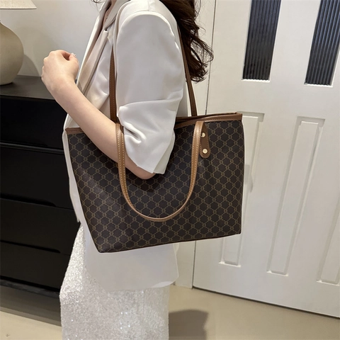 Ensemble Sac Cabas en Cuir PU Grande Capacité Pour Femmes Sac à Épaule Imprimé Monogramme Vintage Avec Pochette Travail