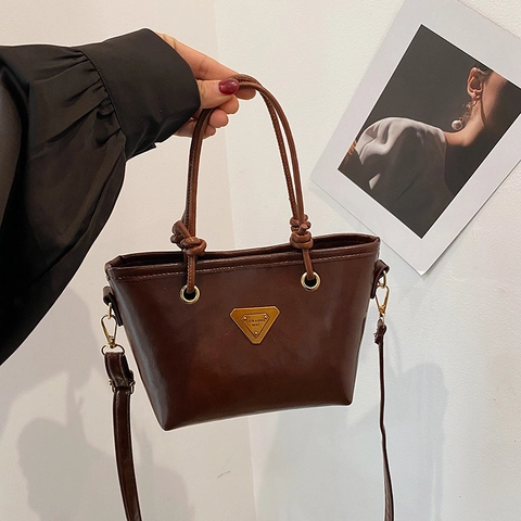 Sac Seau En Cuir PU Simple Urbain À La Mode Sac À Main Bandoulière Pour Femmes Vintage Couleur Unie Fermeture Magnétique