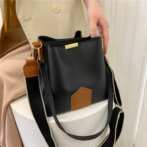 Damen PU Leder Bucket Bag Nischen Design Kontrastfarbe Patchwork Breiter Gurt Gold Hardware Schulter Umhängetasche