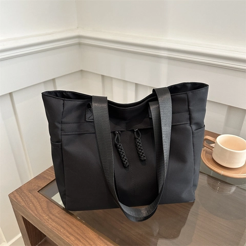 Sac Cabas Grande Capacité pour Femmes en Nylon Canvas Durable Sac à Épaule Décontracté Minimaliste pour Travail École
