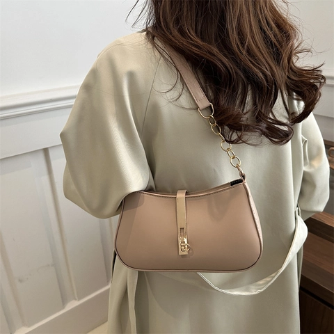 Women Retro PU Leather Underarm Bag Minimalist Shoulder Bag With Gold Metal Bar Clasp And Chain