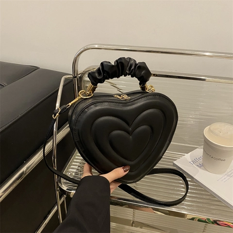 Vintage Heart Shaped PU Leather Crossbody Bag For Women Scrunched Handle Handbag With Gold Hardware Fashion Shoulder Purse