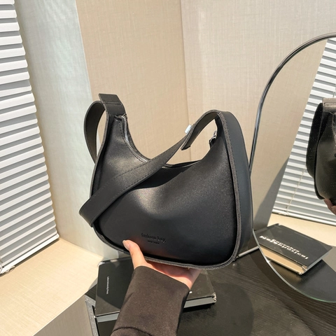 Women Retro PU Leather Crescent Shoulder Bag Korean Style Solid Color Simple Half Moon Hobo Underarm Bag Crossbody Bag