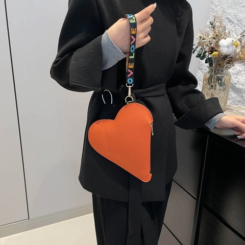 Fashion Heart Shaped PU Leather Handbag For Women Solid Color Lychee Texture Shoulder Bag With Love Letter Strap Minimalist Small Tote Bag