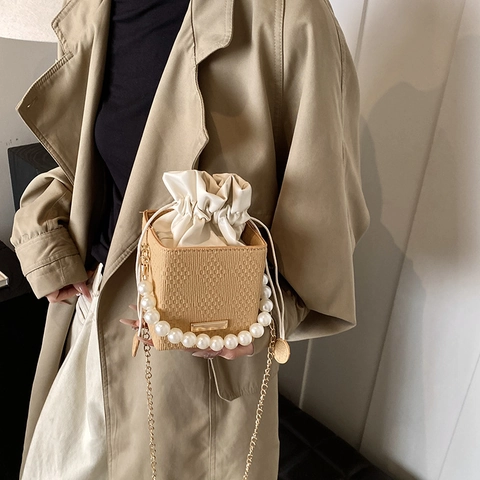 Women Fashion PU Weave Texture Bucket Bag With Artificial Pearl Handle Gold Chain Strap Mini Square Shoulder Bag Crossbody Handbag