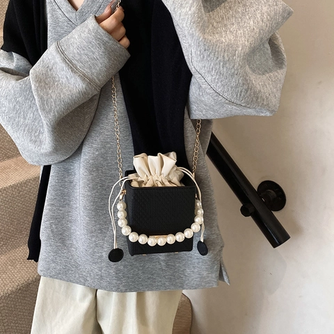 Elegante PU Webstruktur Box Tasche Für Damen Mit Künstlicher Perle Griff Und Goldkette Kordelzug Mini Eimer Schultertasche