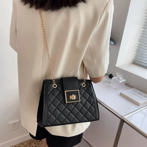 Women Quilted Shoulder Bag PU Leather Rhombus Pattern Small Square Crossbody With Gold Chain Metal Turn Lock Retro Chic