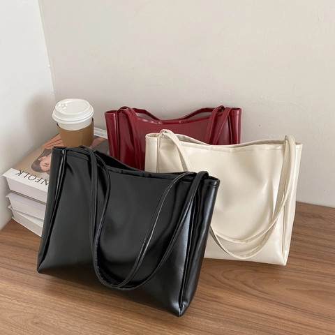 Women Large Capacity PU Leather Tote Bag Minimalist Solid Color Shoulder Bag With Bear Charm Office Casual Handbag
