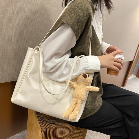 Women Large Capacity PU Leather Tote Bag Minimalist Solid Color Shoulder Bag With Bear Charm Office Casual Handbag