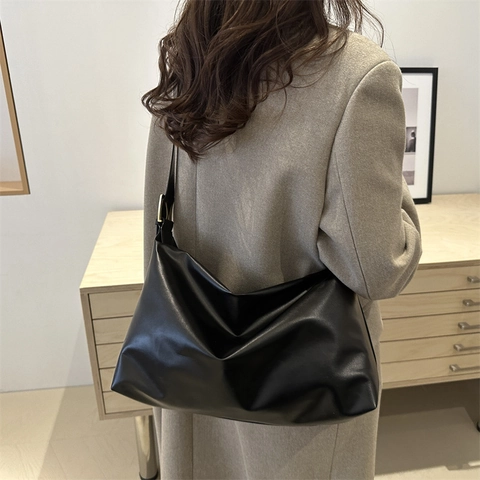 Large Capacity Women's Shoulder Bag Minimalist PU Leather Tote Bag Fashion Commuter Hobo Bag With Adjustable Strap