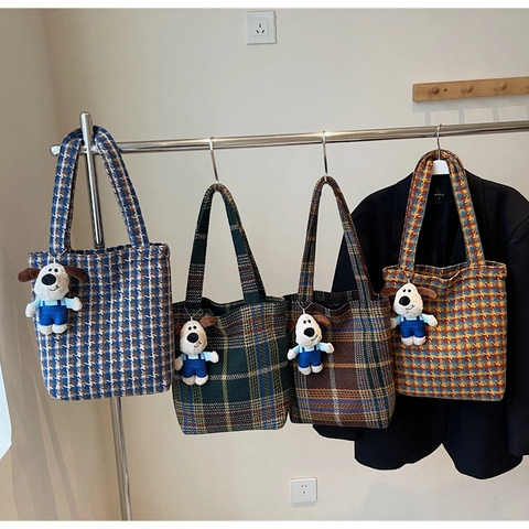 Women Vintage Plaid Woolen Tote Bag Large Capacity Korean Style Houndstooth Shoulder Bag With Puppy Plush Charm